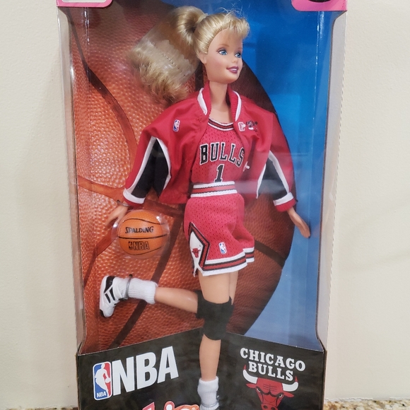 Mattel Barbie NBA Chicago Bulls 1998 w/Uniform - Picture 1 of 4